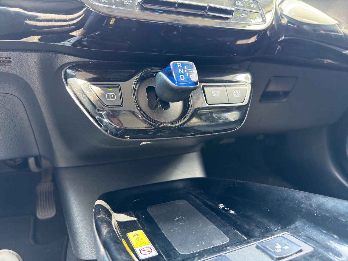 2022 Toyota Prius 5p Premium SR HEV L4/1.8 Aut