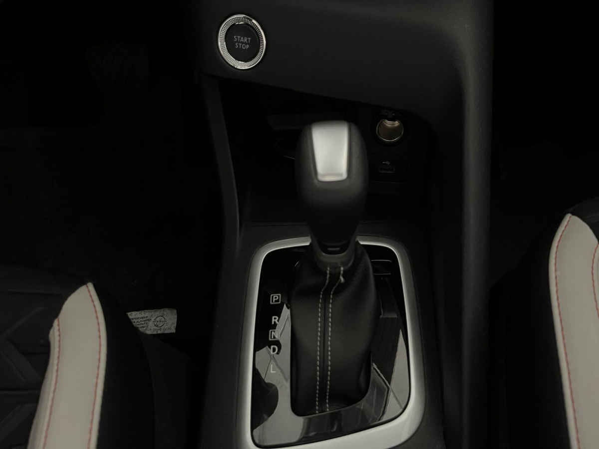 2025 Nissan Magnite 5p Exclusive L3/1.0/T Aut