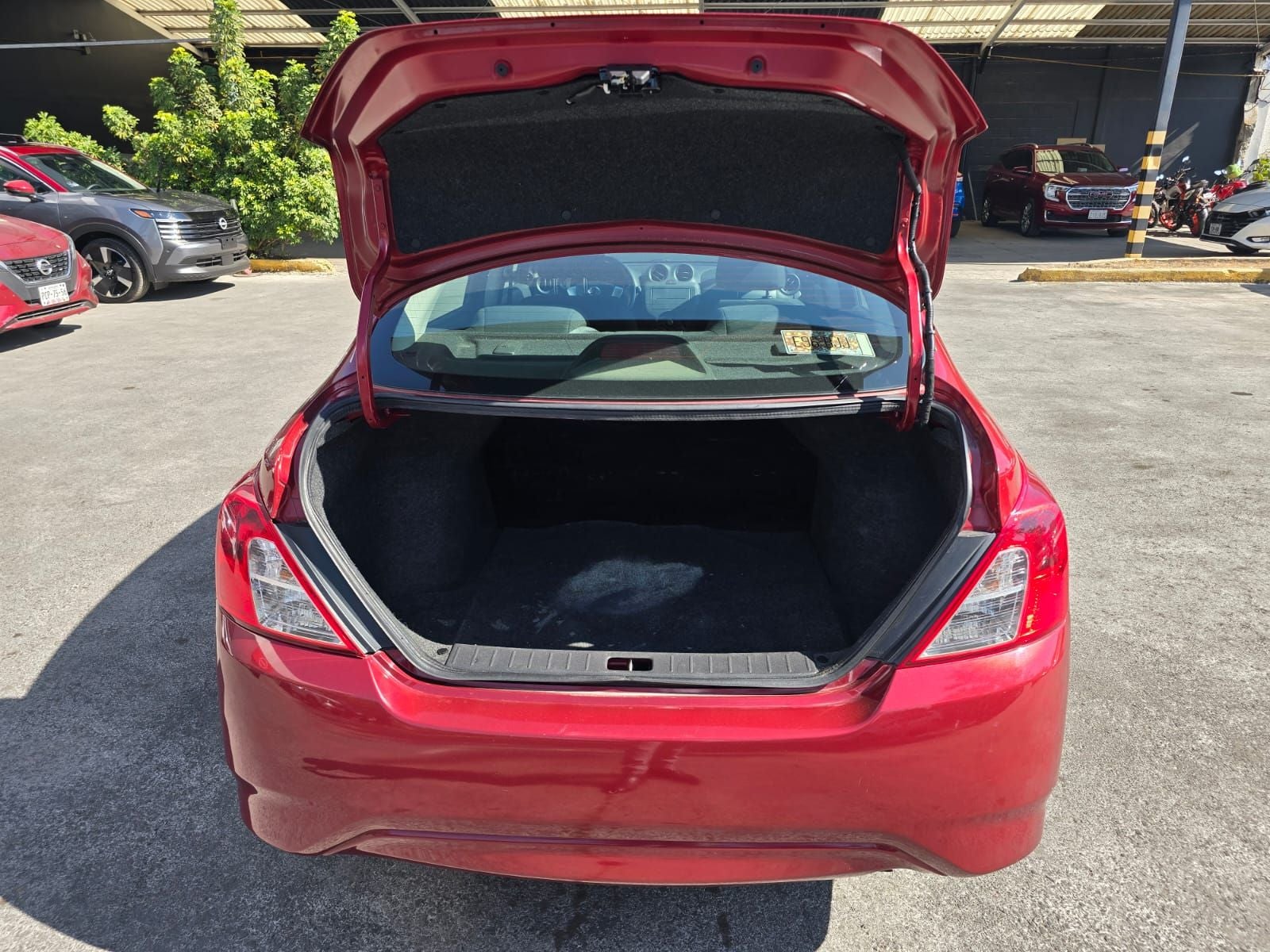 2022 Nissan V-Drive 1.6 A/C  Mt