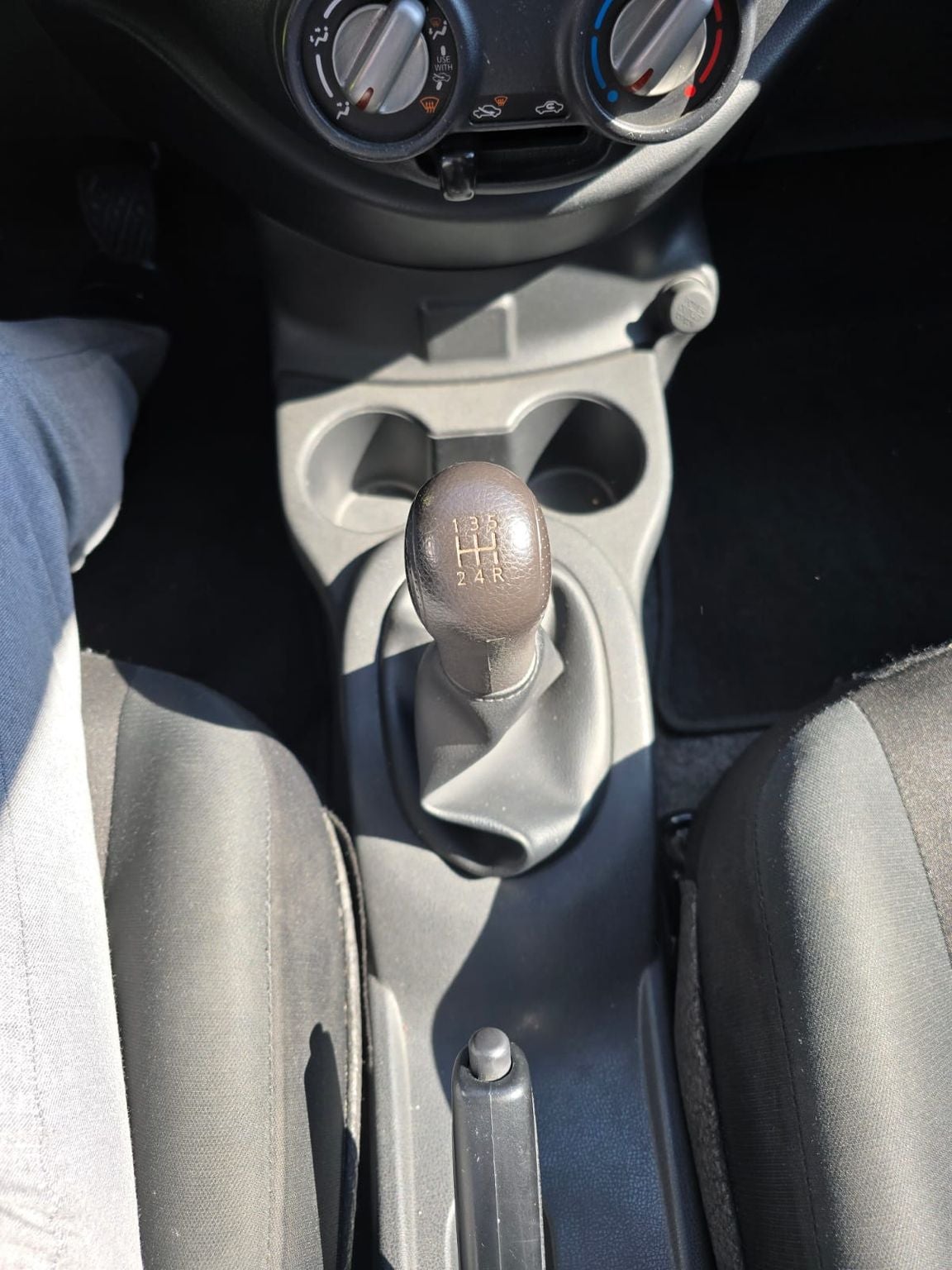 2022 Nissan V-Drive 1.6 A/C  Mt