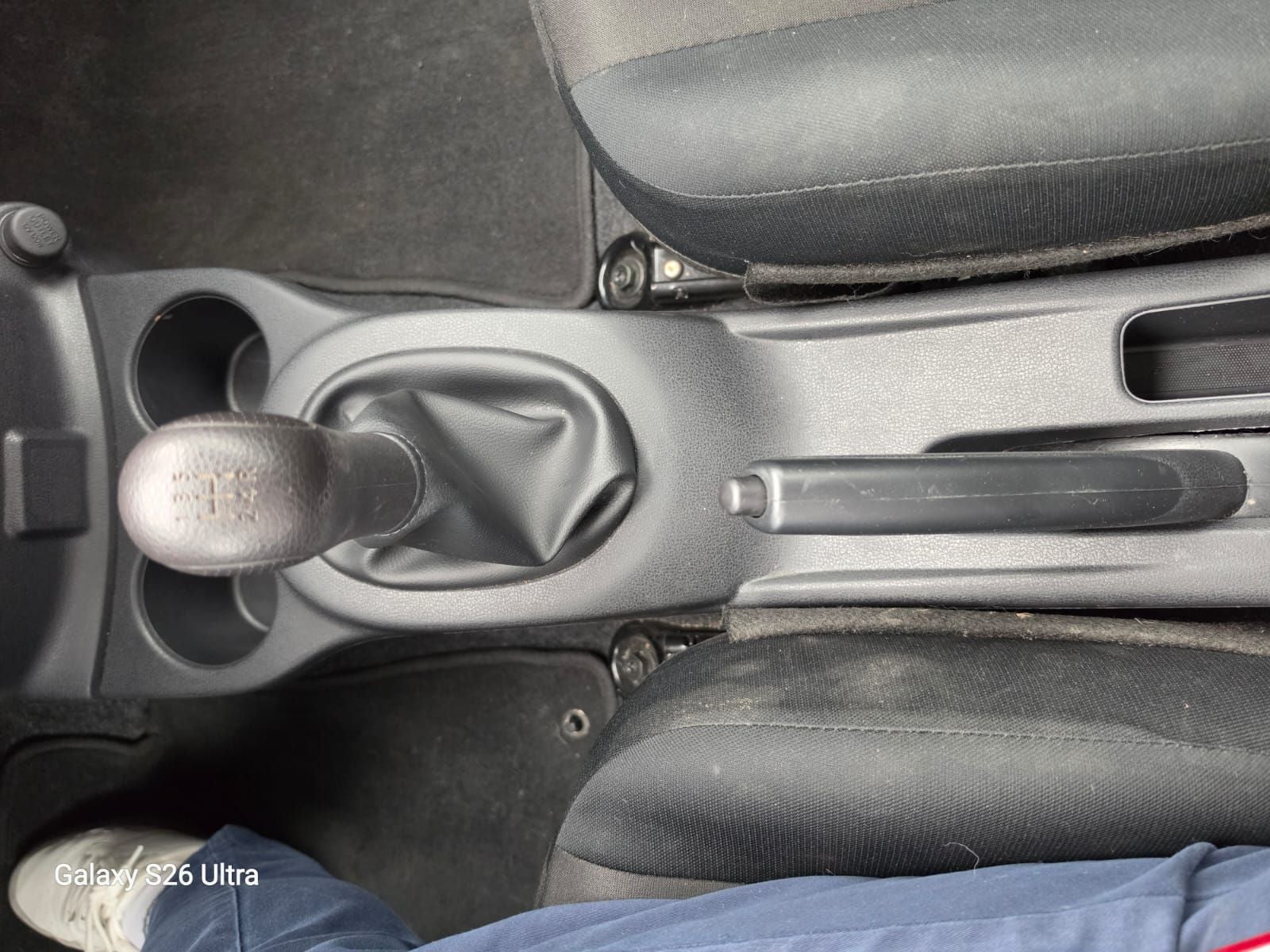 2024 Nissan V-Drive 1.6 A/C  Mt