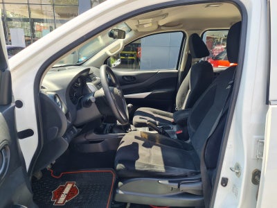 2020 Nissan NP300 Doble Cabina 2.5 SE Paq Seguridad Mt