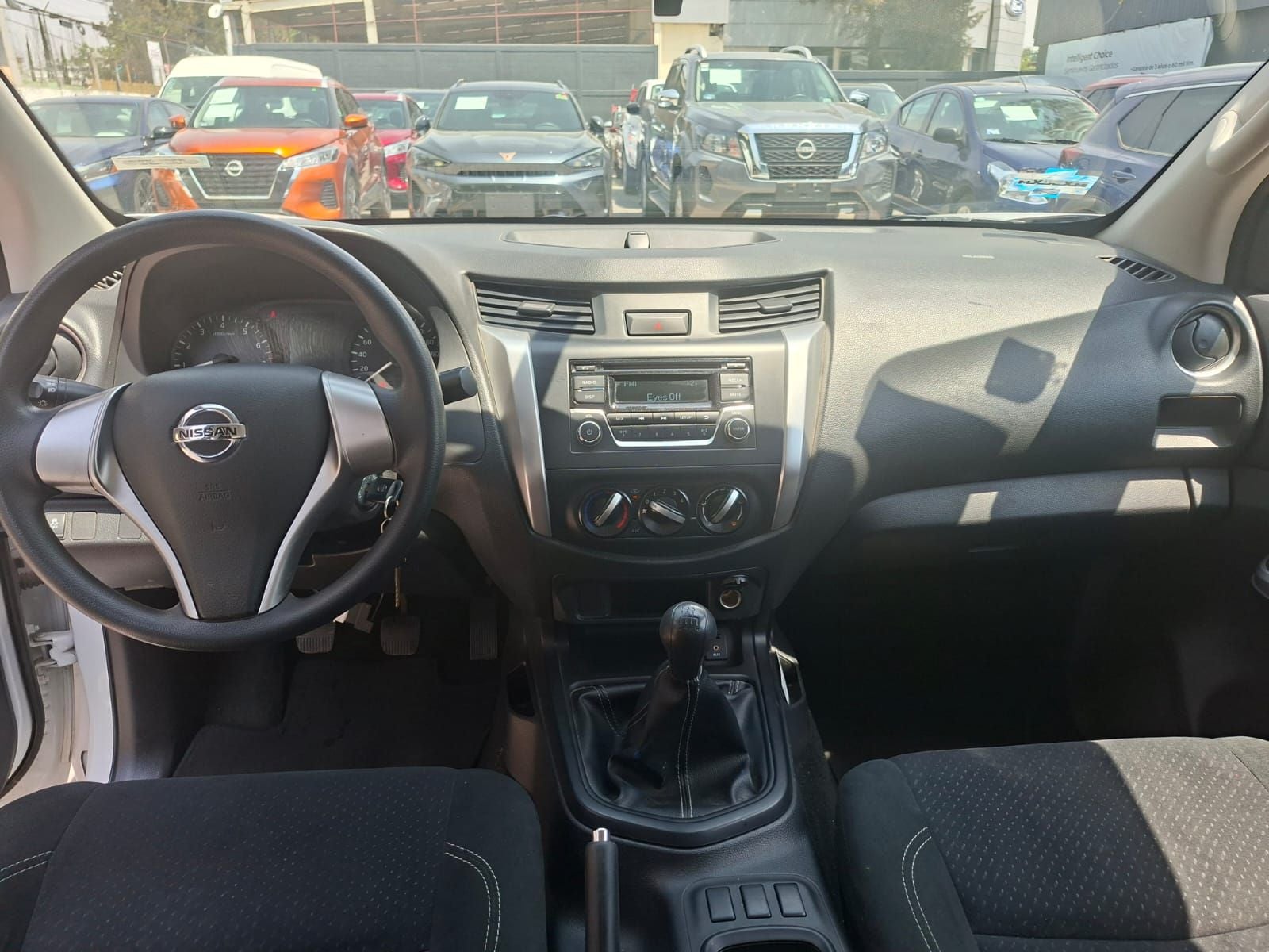 2020 Nissan NP300 Doble Cabina 2.5 SE Paq Seguridad Mt