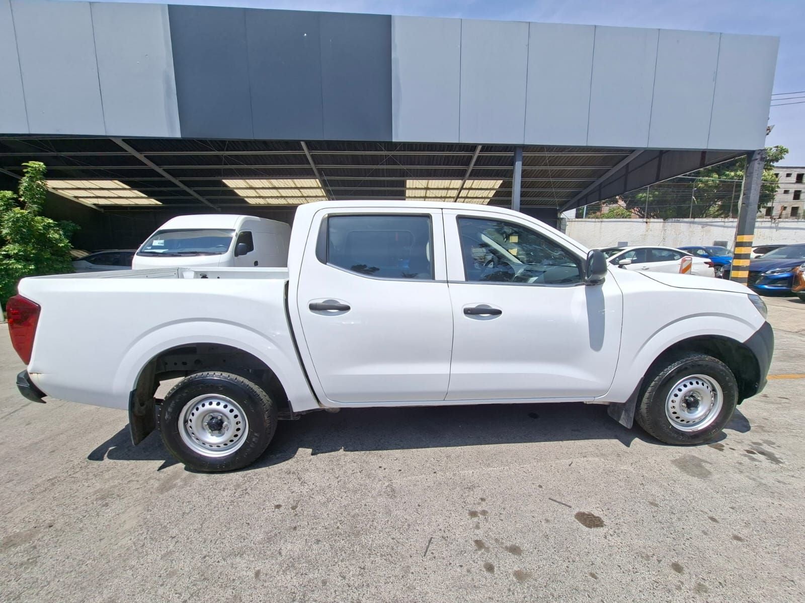 2020 Nissan NP300 Doble Cabina 2.5 SE Paq Seguridad Mt