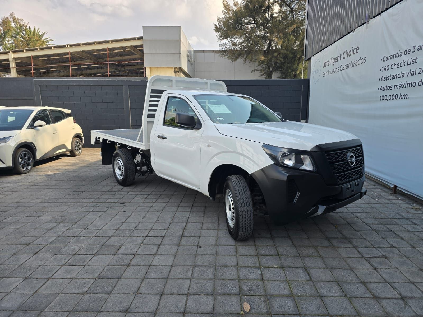 2025 Nissan NP300 2.5 Chasis AC VDC Mt