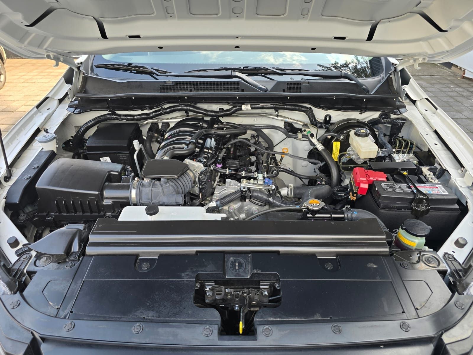 2025 Nissan NP300 2.5 Chasis AC VDC Mt