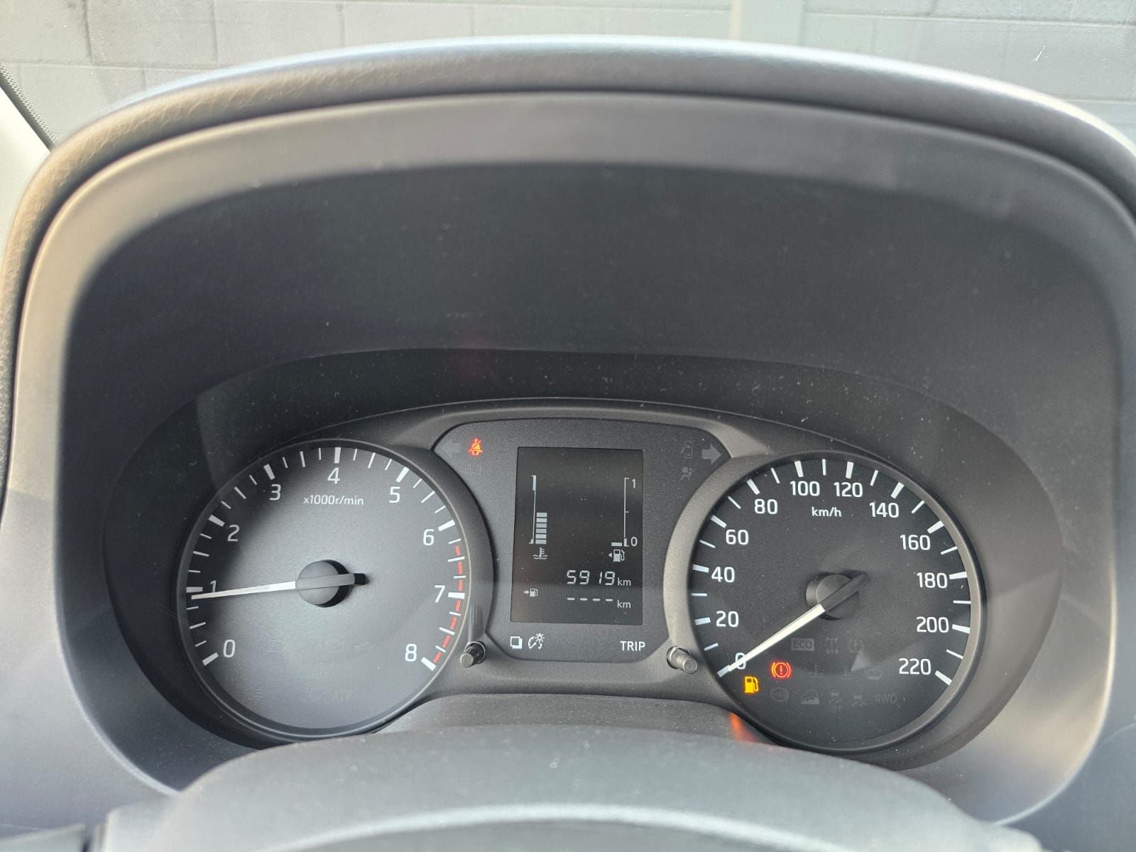 2025 Nissan NP300 2.5 Chasis AC VDC Mt