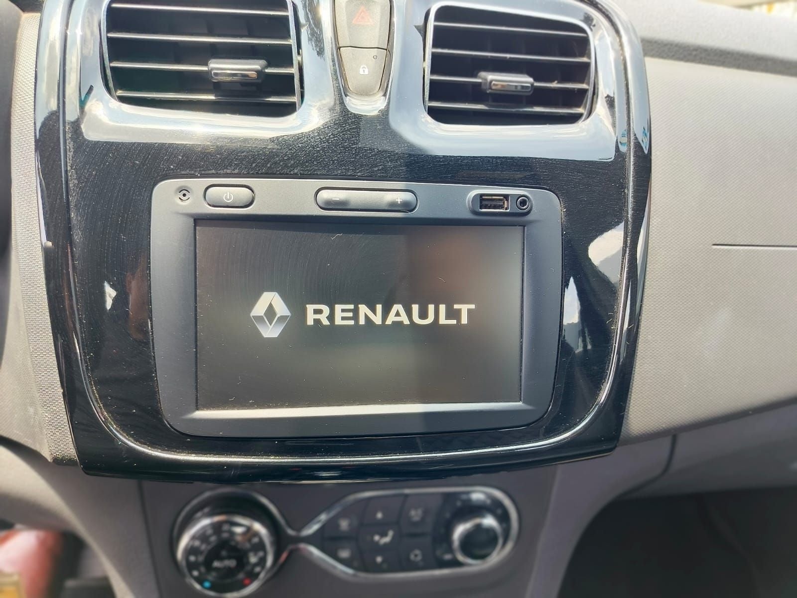 2024 Renault Logan 1.6 Intens At