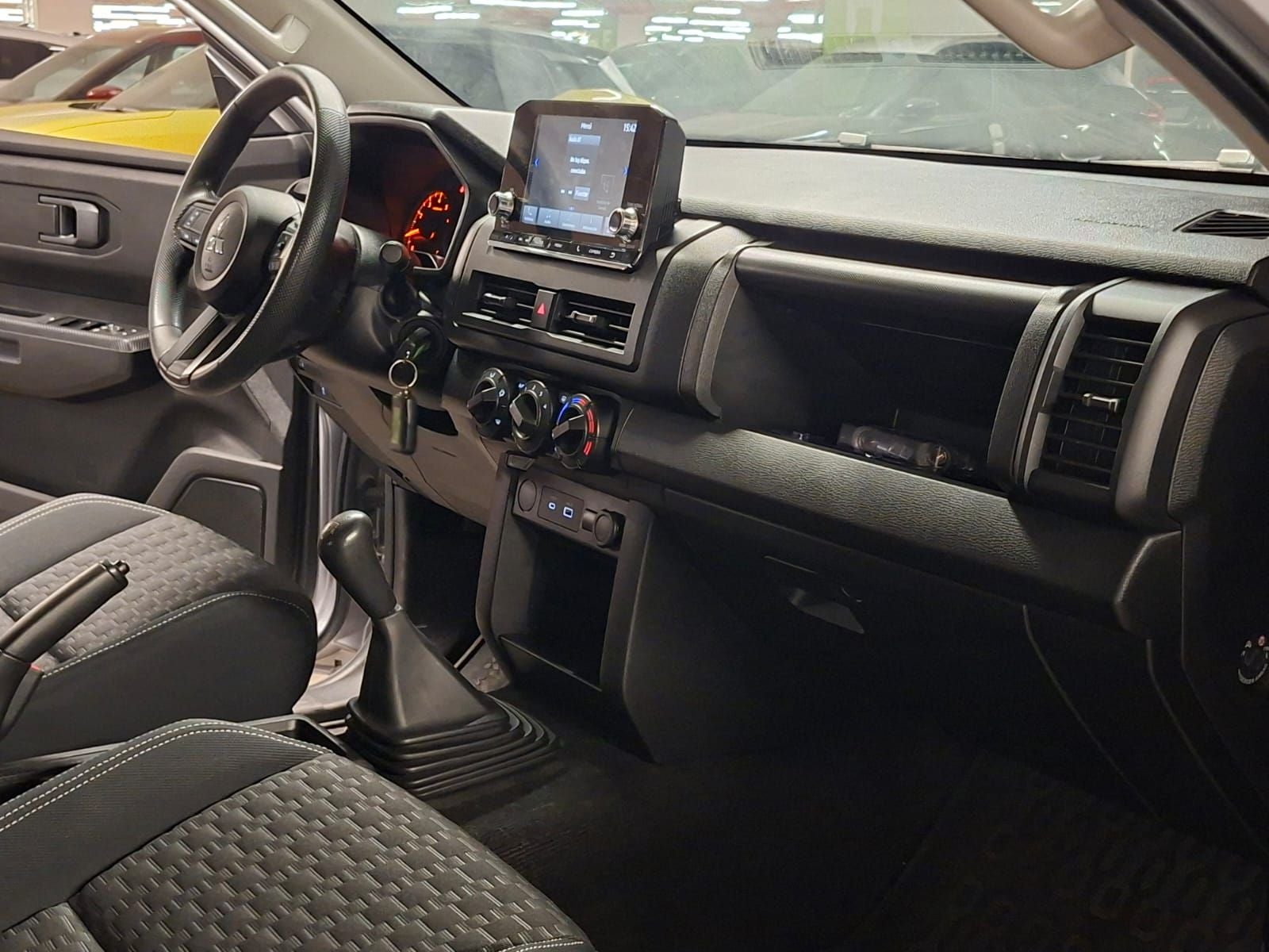 2025 Mitsubishi L200 2.4 Glx Cabina Doble 4x2 Mt