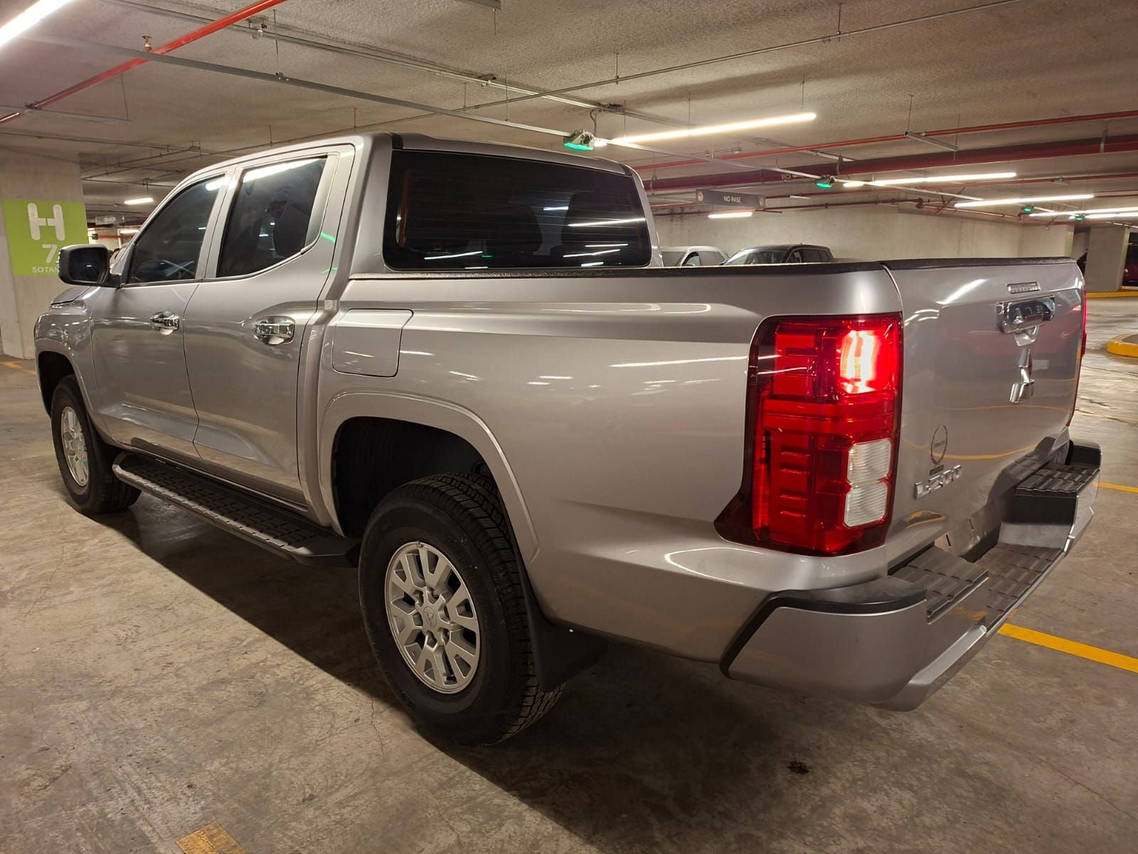 2025 Mitsubishi L200 2.4 Glx Cabina Doble 4x2 Mt