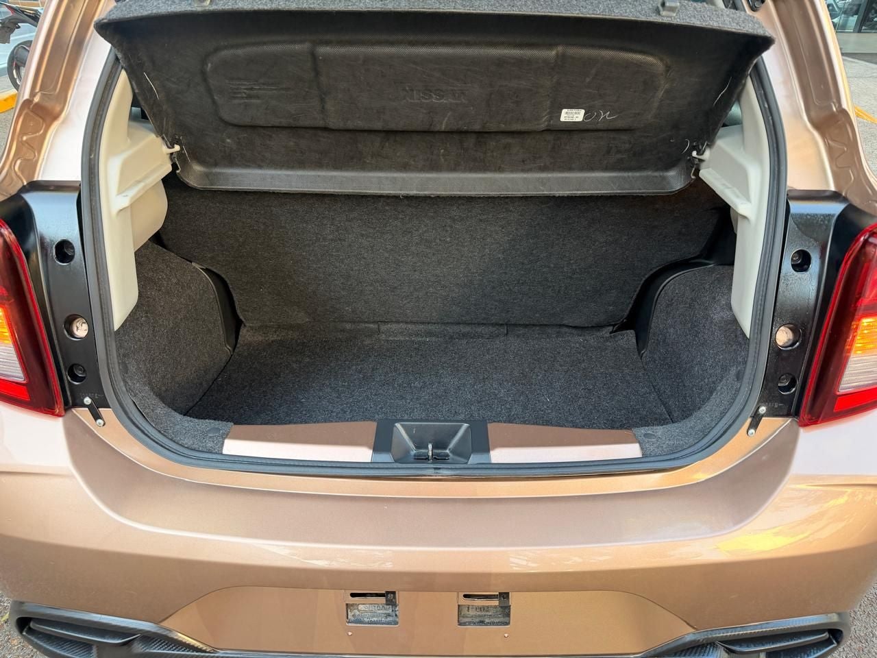 2023 Nissan March 1.6 Advance Mt