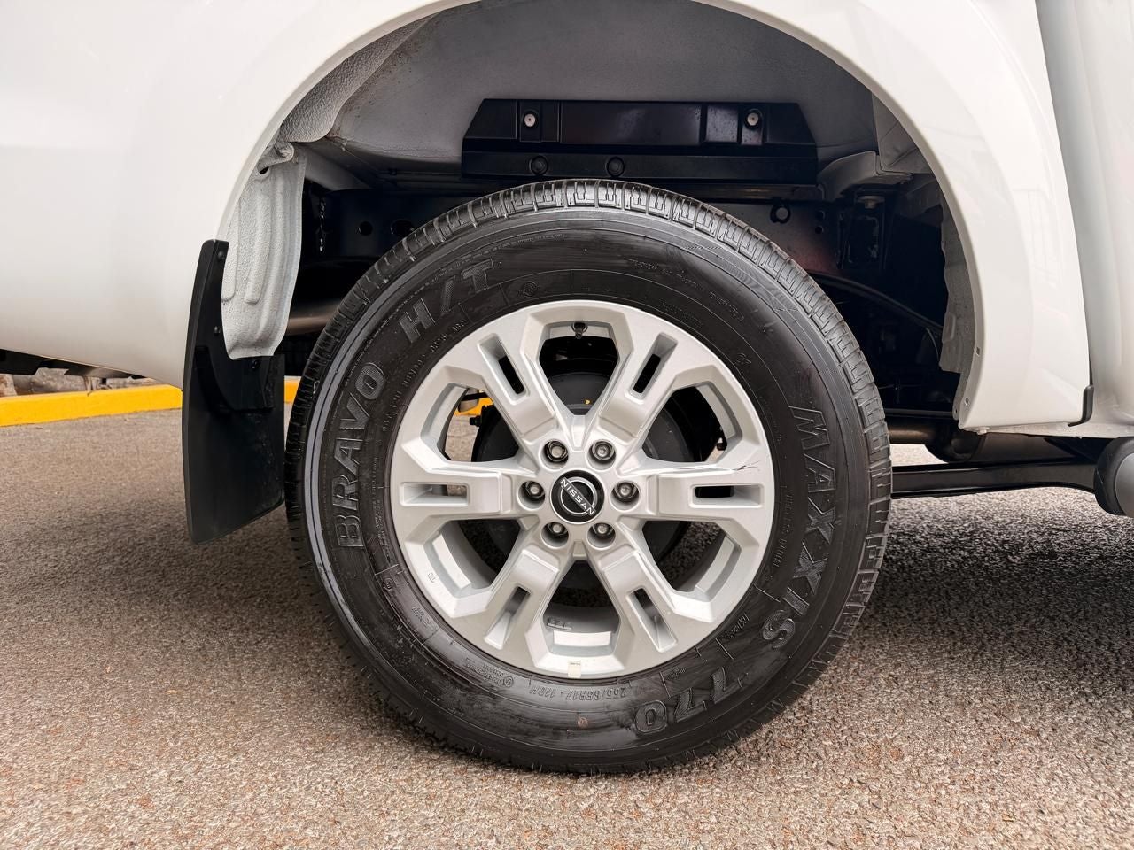 2025 Nissan Frontier 2.5 Doble Cabina LE 4x2 Mt