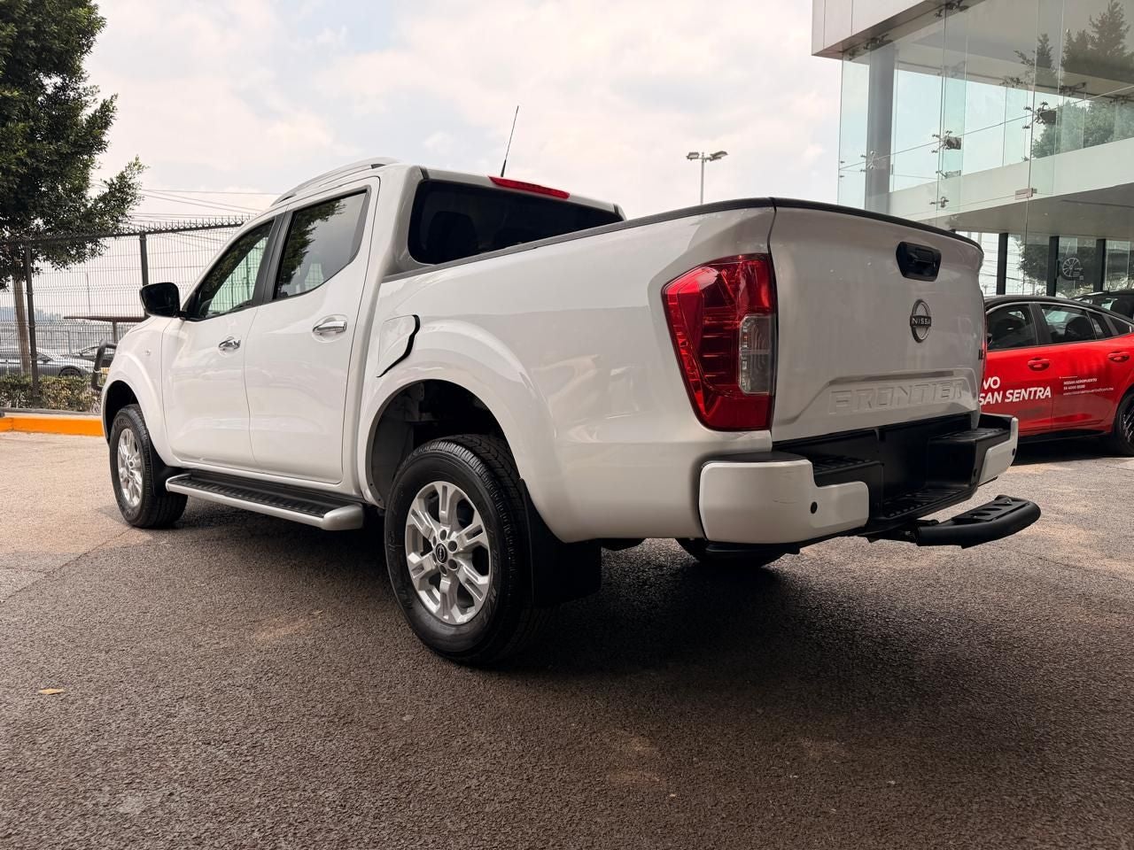 2025 Nissan Frontier 2.5 Doble Cabina LE 4x2 Mt