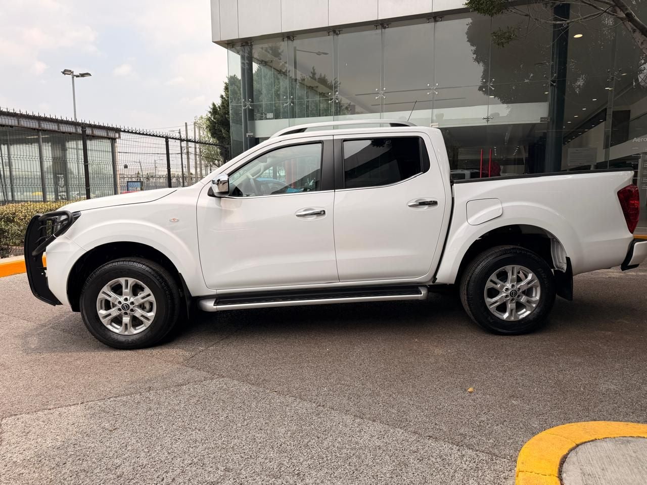 2025 Nissan Frontier 2.5 Doble Cabina LE 4x2 Mt