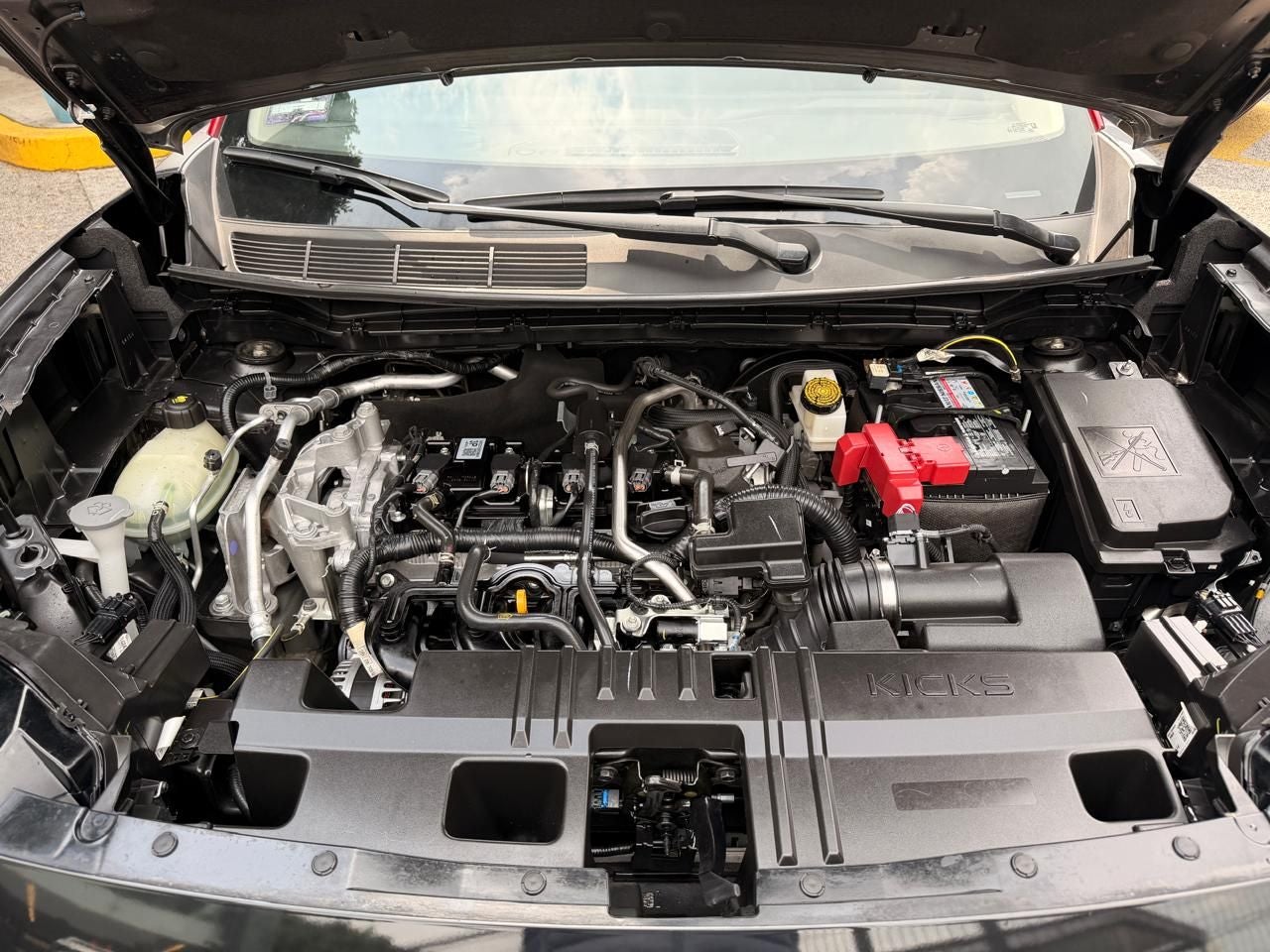 2025 Nissan Kicks 2.0 Platinum At