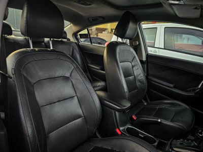 2017 Kia USADOS Forte 2.0 Hb 5 p Sx At