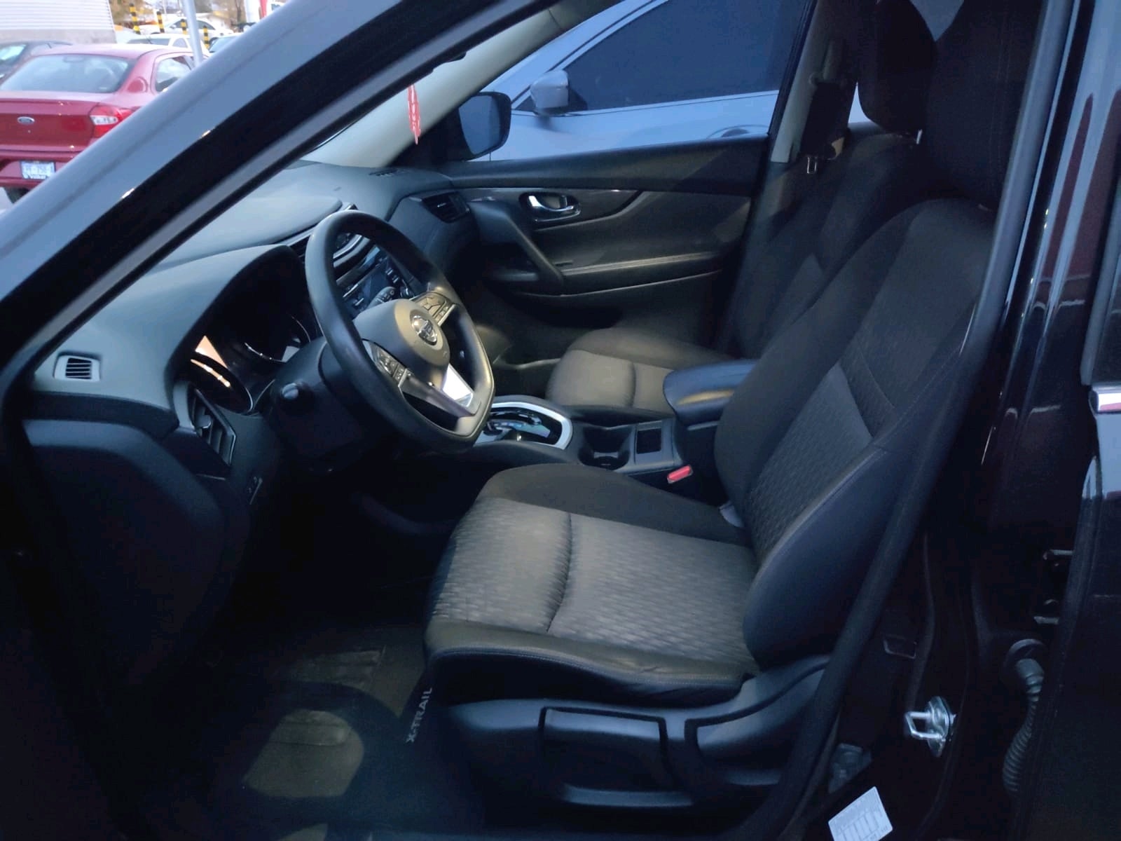 2017 Nissan X-TRAIL 5 PTS EXCLUSIVE CVT PIEL CD QC GPS 5 PAS RA-18