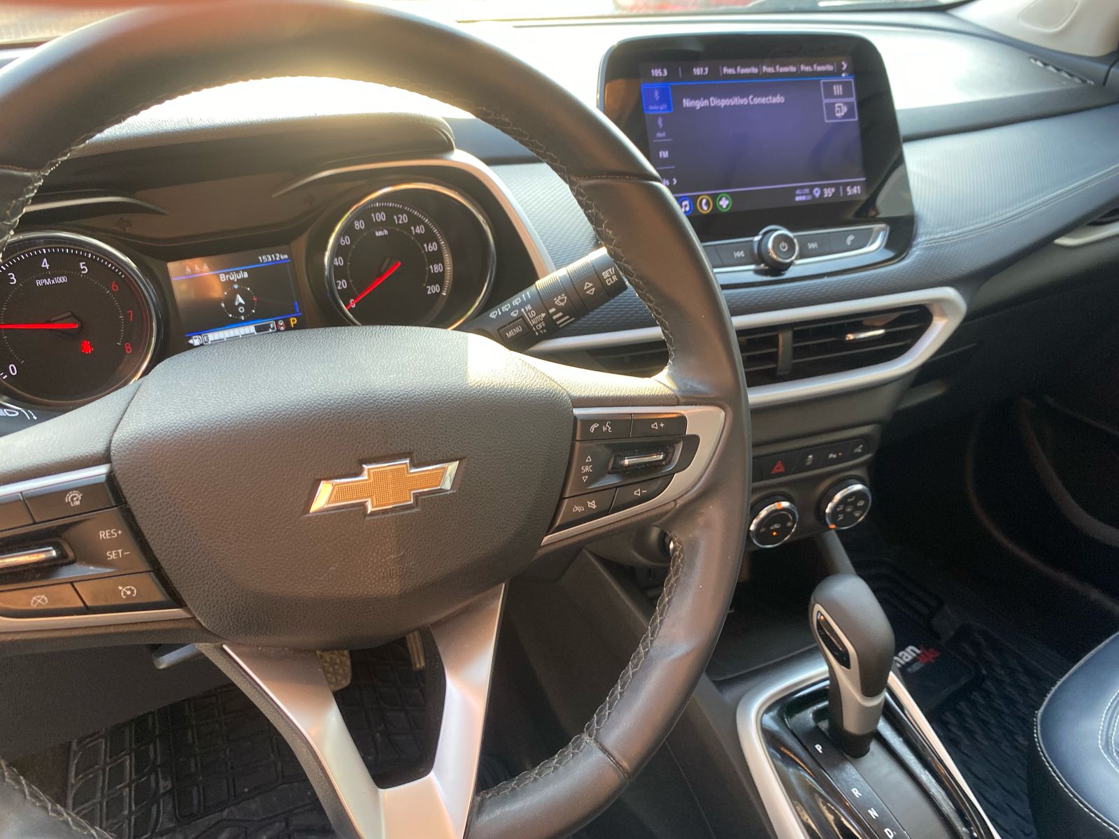 2023 Chevrolet TRACKER K 5 PTS PREMIER 12T TA F LED PIEL TP RA-17 BITONO