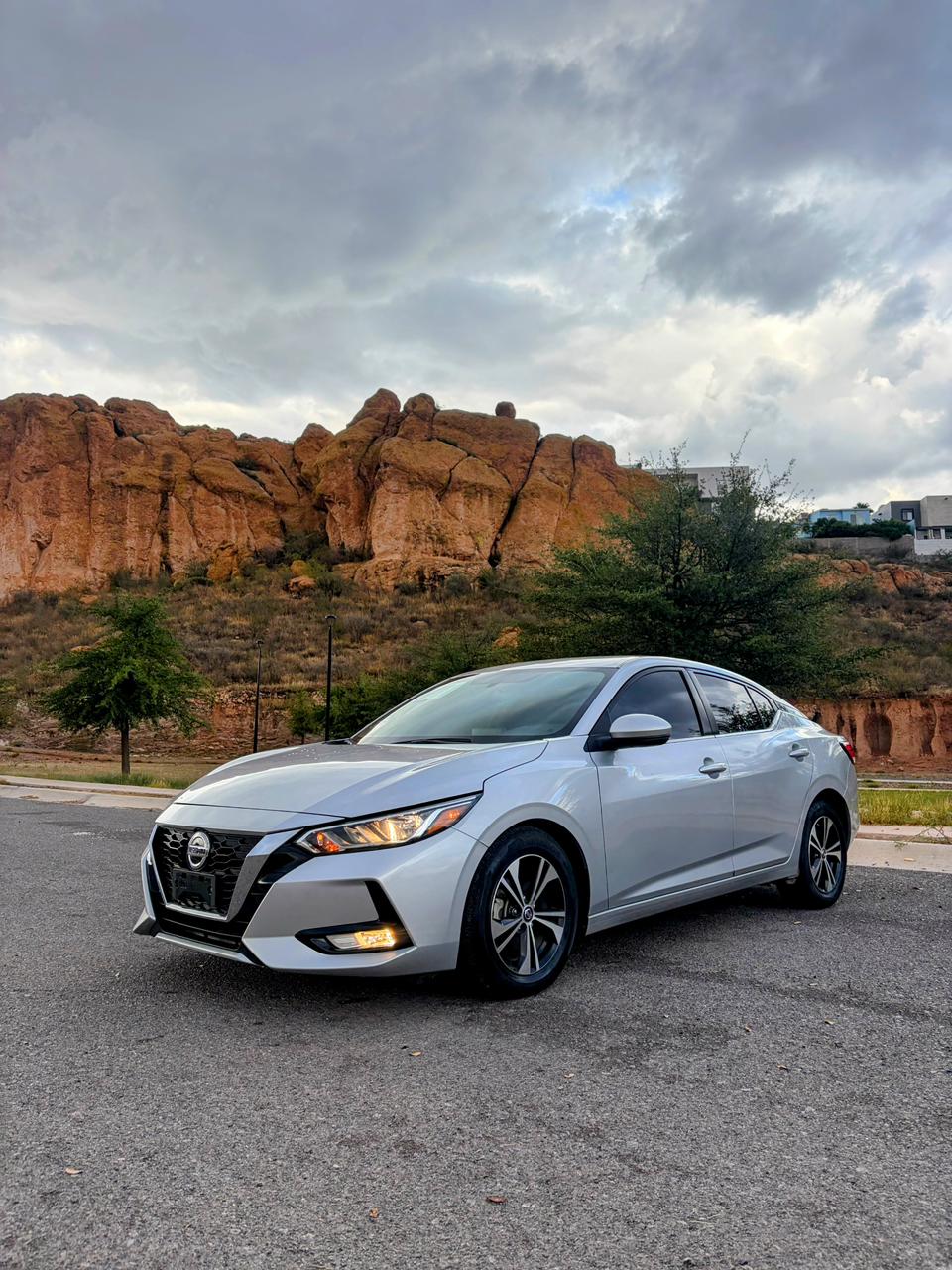 2020 Nissan SENTRA 4 PTS SR CVT AAC ASTOS DEPORTIVOS BOSE QC F LED RA-18