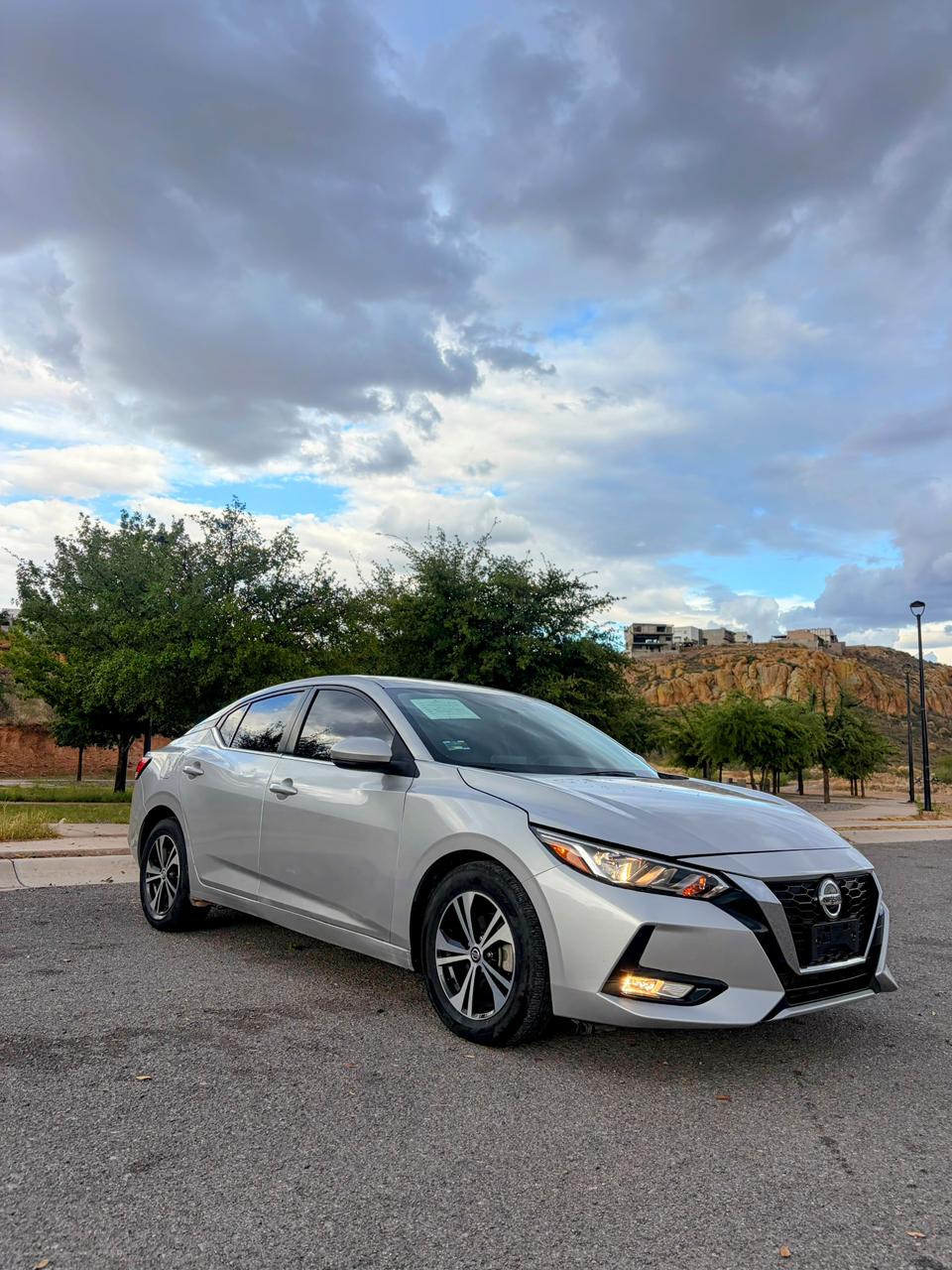 2020 Nissan SENTRA 4 PTS SR CVT AAC ASTOS DEPORTIVOS BOSE QC F LED RA-18