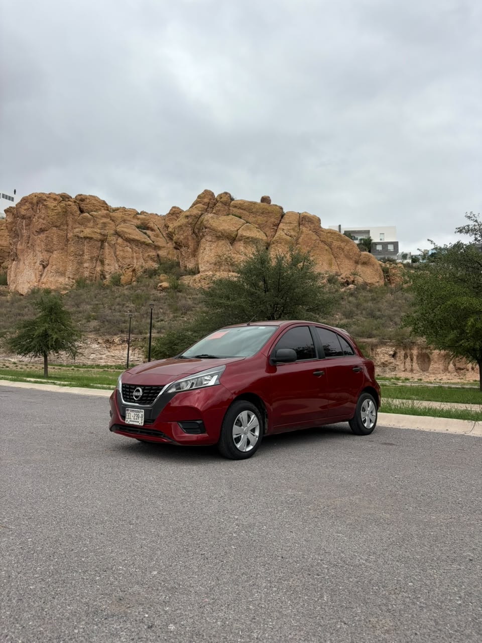 2023 Nissan MARCH 5 PTS HB SENSE TA AAC R-14