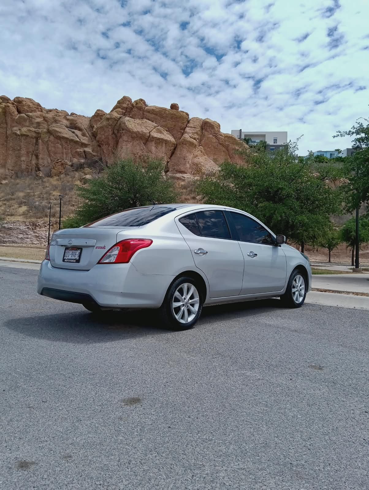 2018 Nissan VERSA 4 PTS ADVANCE TA AAC VE F NIEBLA RA-16