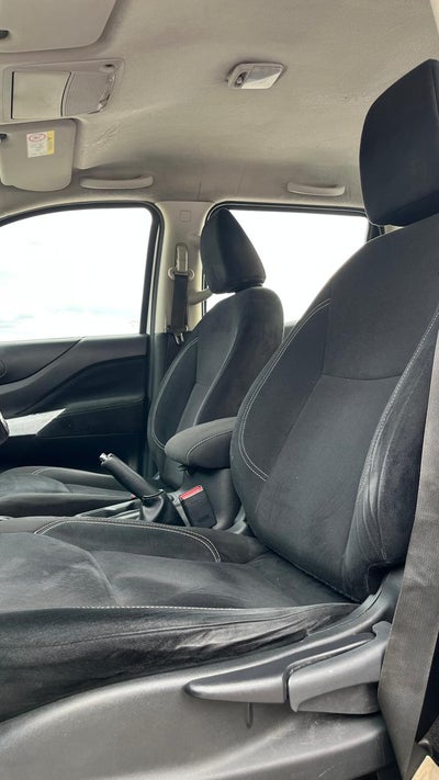 2020 Nissan NP300 4 PTS PICK-UP DOBLE CABINA S TM6 AAC