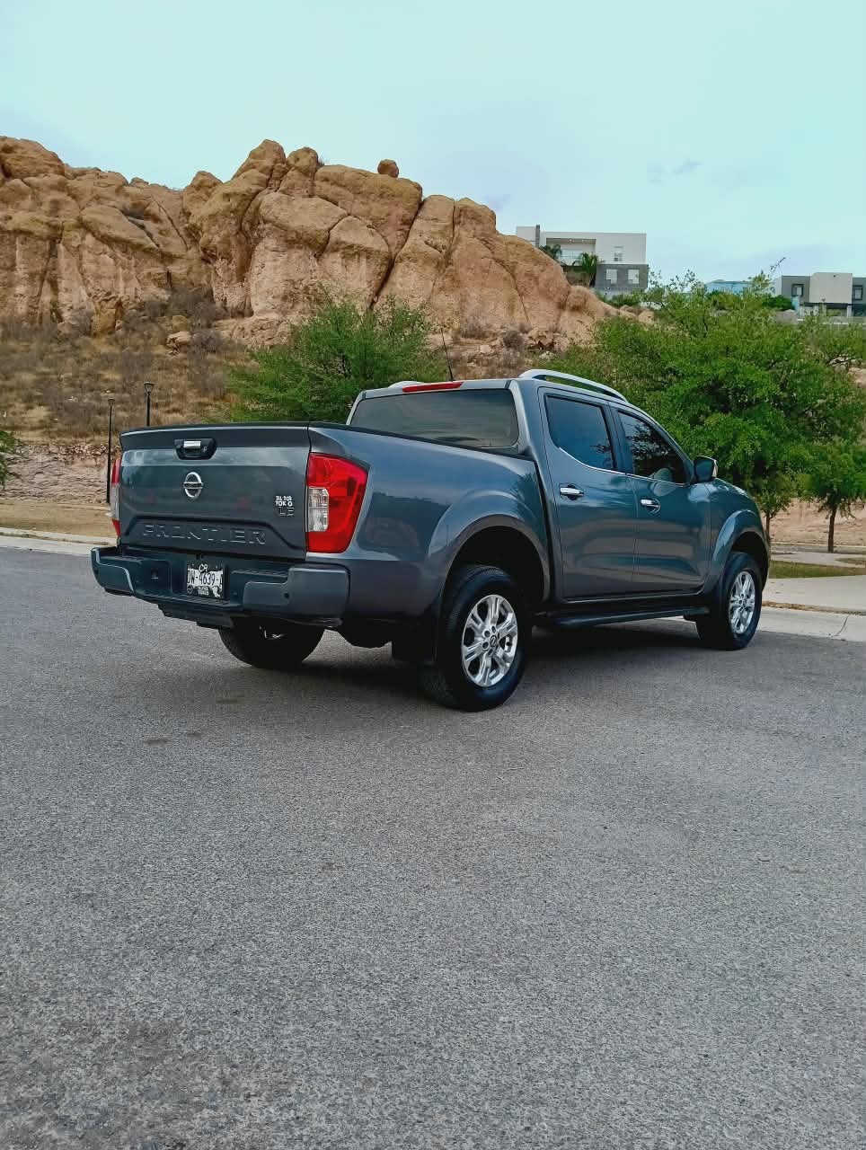 2021 Nissan FRONTIER 4 PTS LE L4 25L TM6 AAC VE ESTRIBOS RA-17