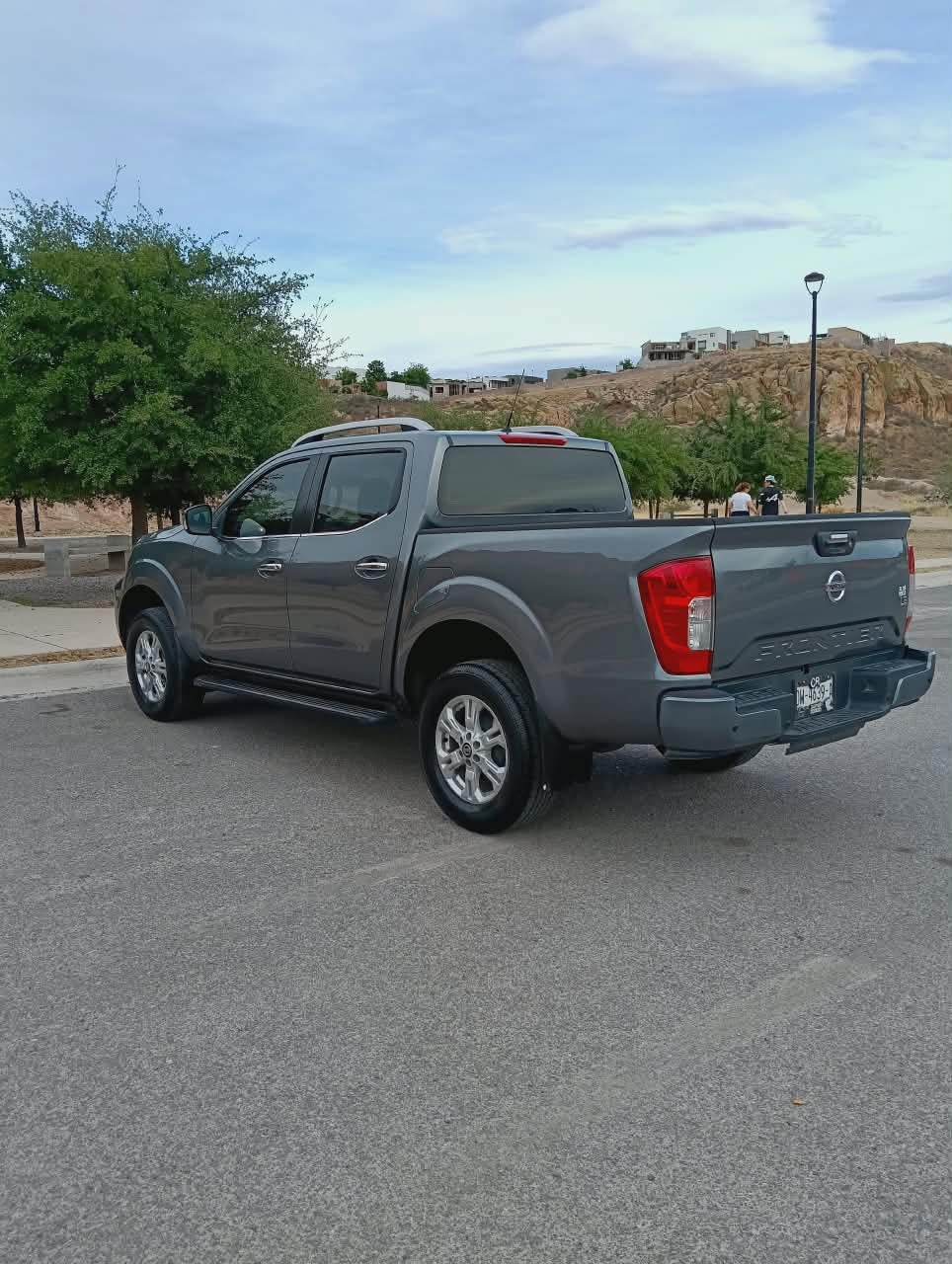 2021 Nissan FRONTIER 4 PTS LE L4 25L TM6 AAC VE ESTRIBOS RA-17