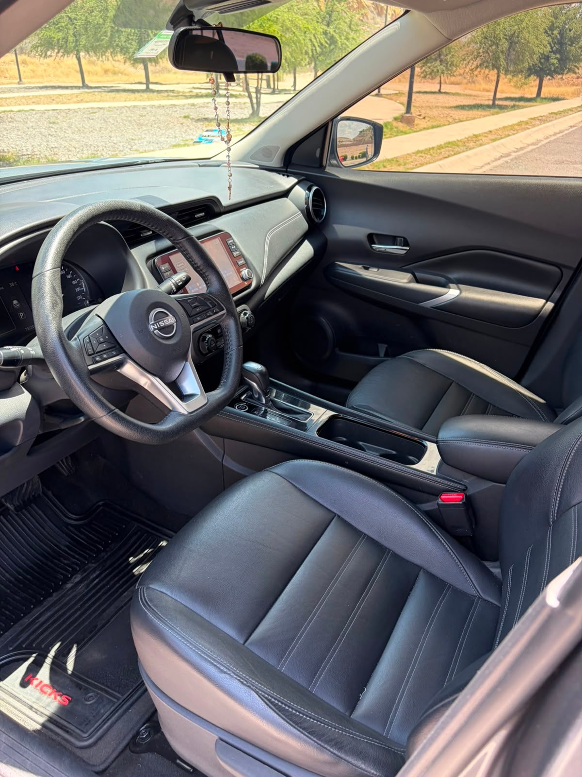 2023 Nissan KICKS 5 PTS PLATINUM 16L TA AAC AUT PIEL GPS RA-18