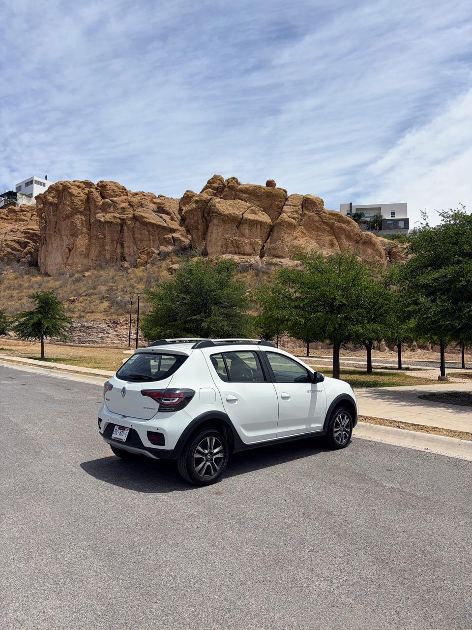 2023 RENAULT STEPWAY 5 PTS HB STEPWAY INTENS 16L TA AAC AUT VE GPS RA-16