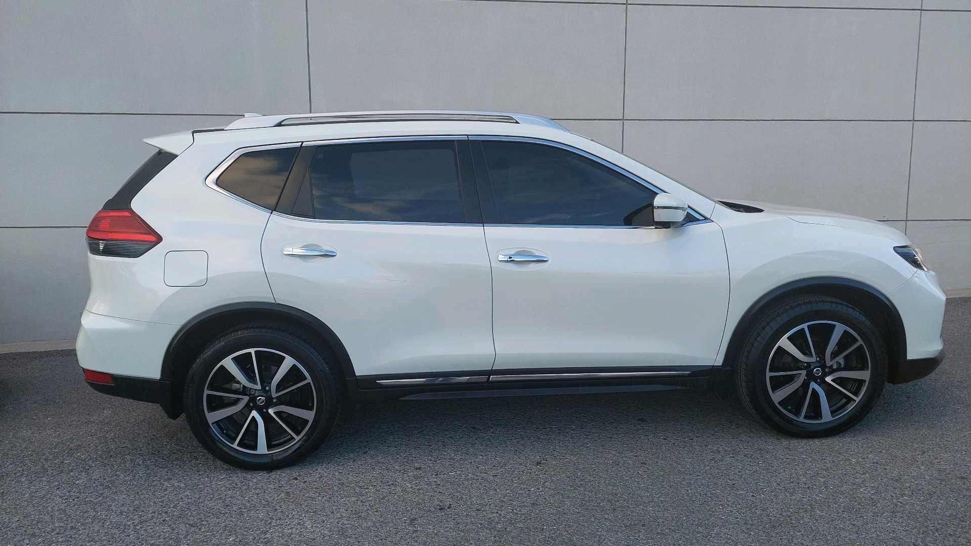 2018 Nissan X-TRAIL 5 PTS EXCLUSIVE CVT PIEL CD QC GPS 5 PAS RA-18