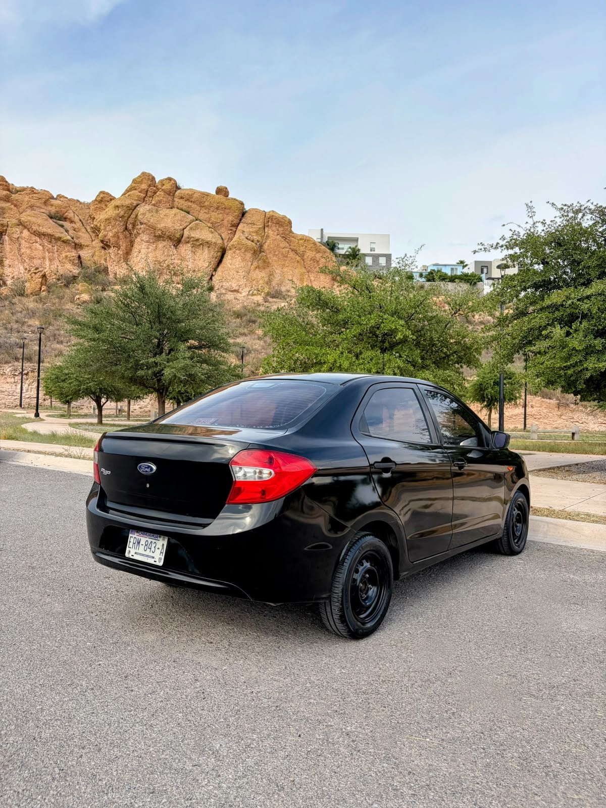 2018 Ford FIGO 4 PTS IMPULSE TA AAC MP3 R-14