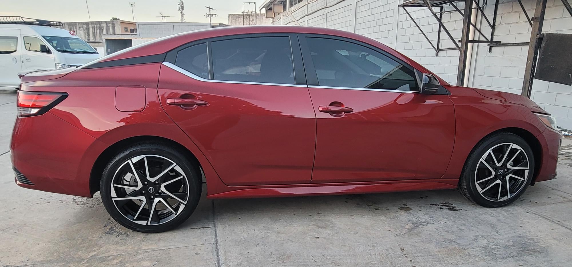 2025 Nissan SENTRA 4P SR L42.0 AUT