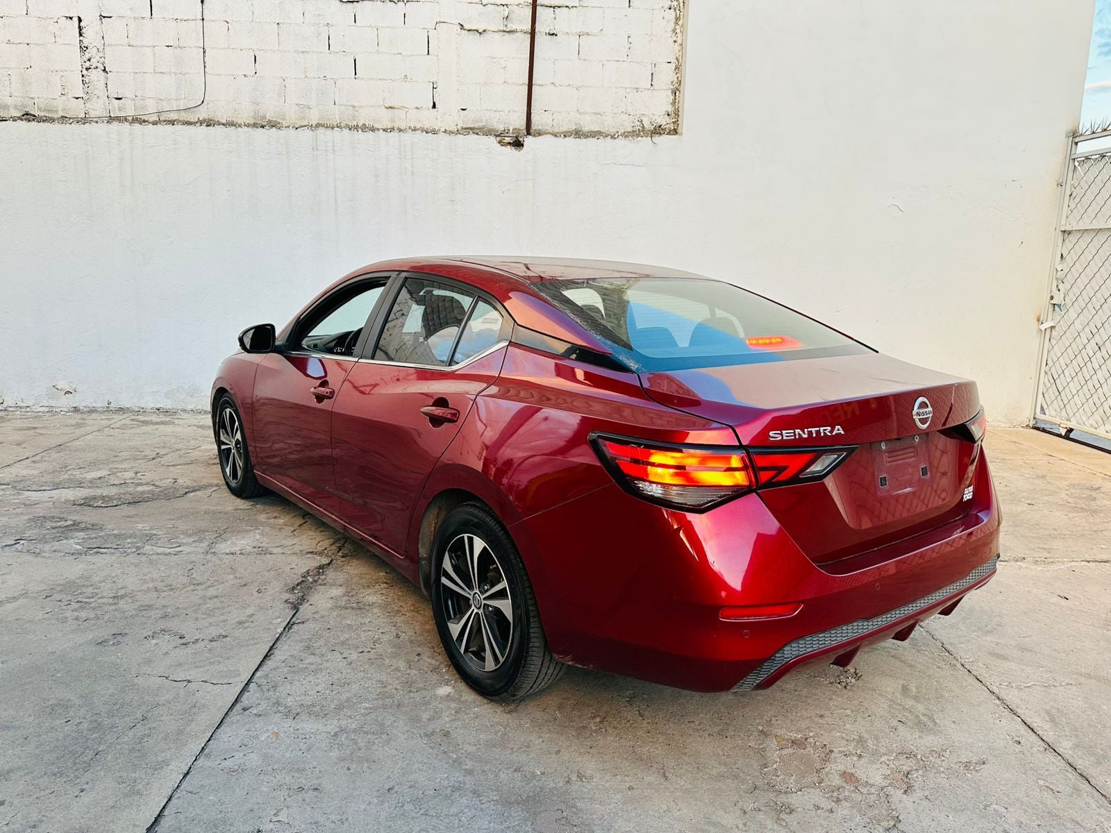 2022 Nissan SENTRA 4 PTS ADVANCE TA AAC F NIEBLA RA-16