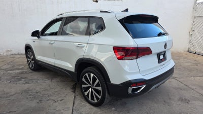 2023 Volkswagen TAOS 5 PTS COMFORTLINE 14L TA PIEL F LED RA-18