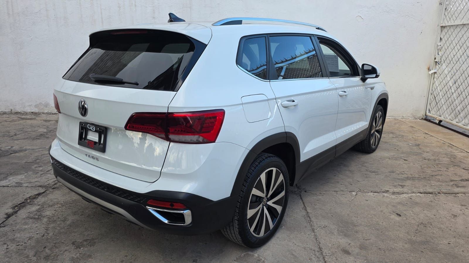 2023 Volkswagen TAOS 5 PTS COMFORTLINE 14L TA PIEL F LED RA-18