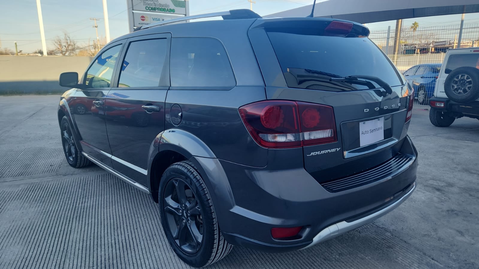2020 Dodge Journey VUD 5 pts. Sport Plus, 2.4l, TA, VE, piel, QC, DVD, 7 pas., RA-19 (línea anterior)