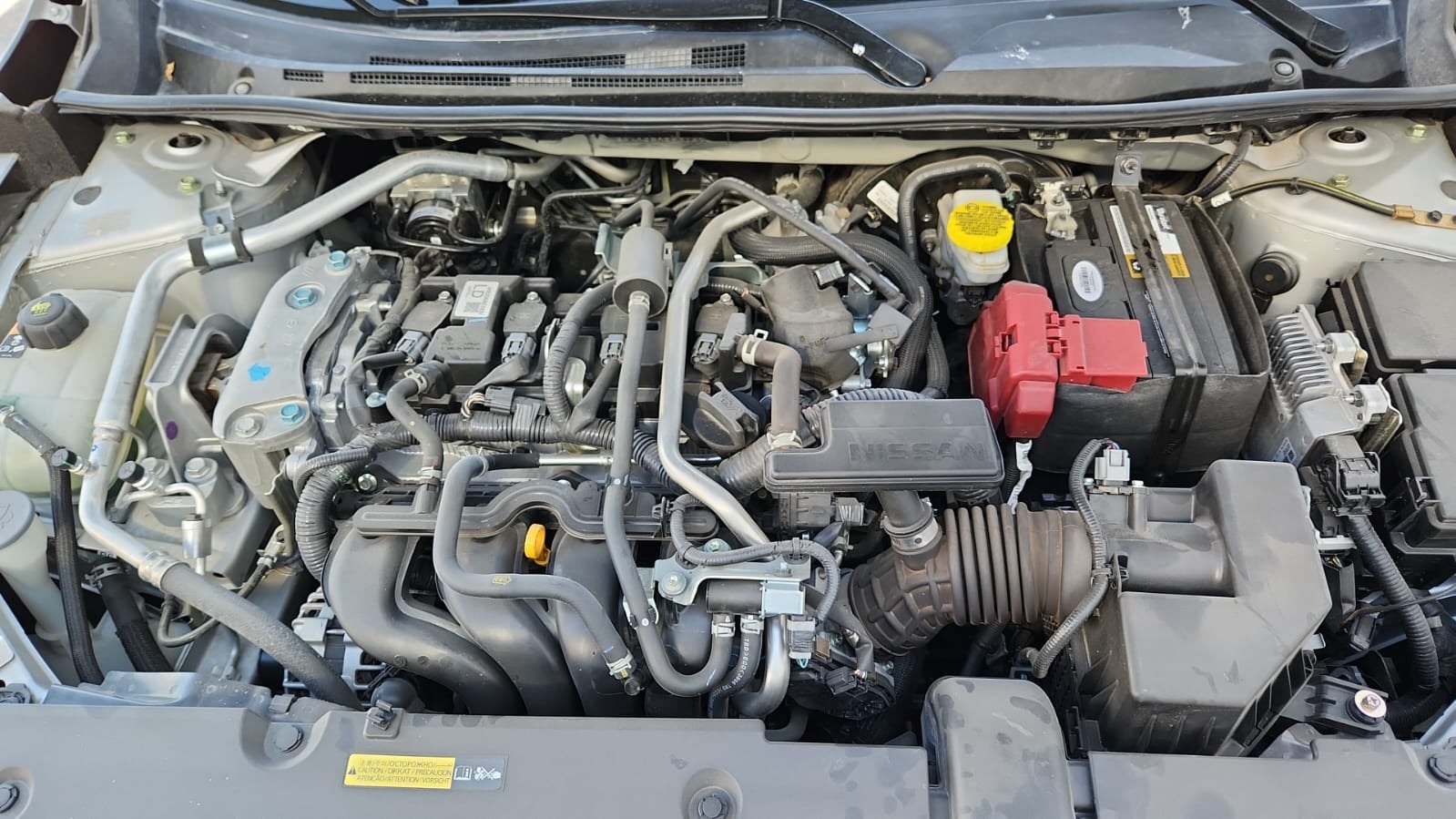 2024 Nissan Sentra 4 pts. Advance, TM6, a/ac., f. niebla, RA-16