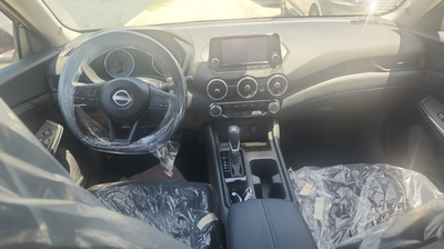 2025 Nissan Sentra 4 pts. Advance, TM6, a/ac., f. niebla, RA-16 (línea anterior)