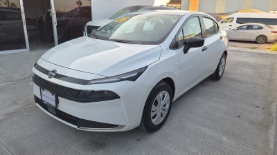 2026 Nissan Versa 4 pts. Sense, TM5, a/ac., R-15 (cambio de línea)