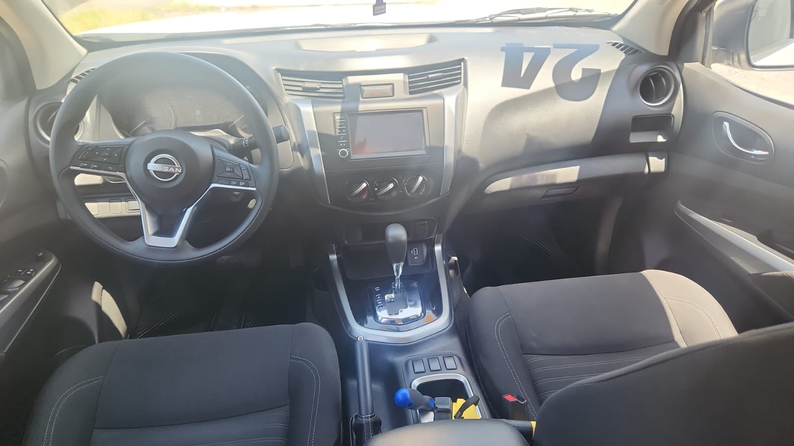 2024 Nissan Comerciales Frontier y NP 300 Frontier Pick-Up Frontier LE automatica