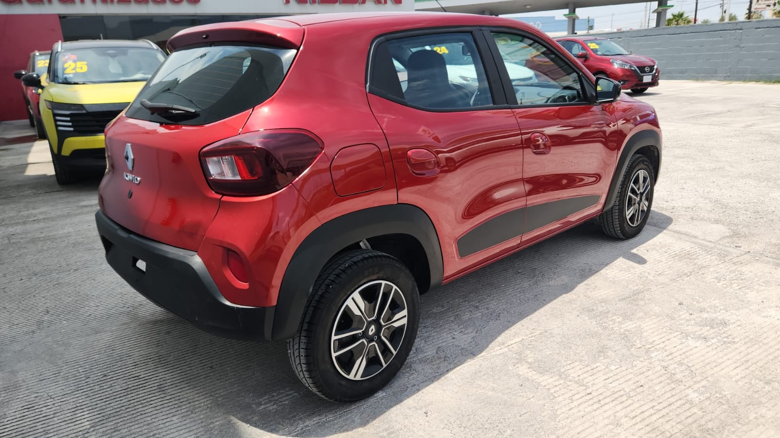 2025 Renault Kwid 5 pts. HB Iconic, TM5, a/ac., pantalla touch 8