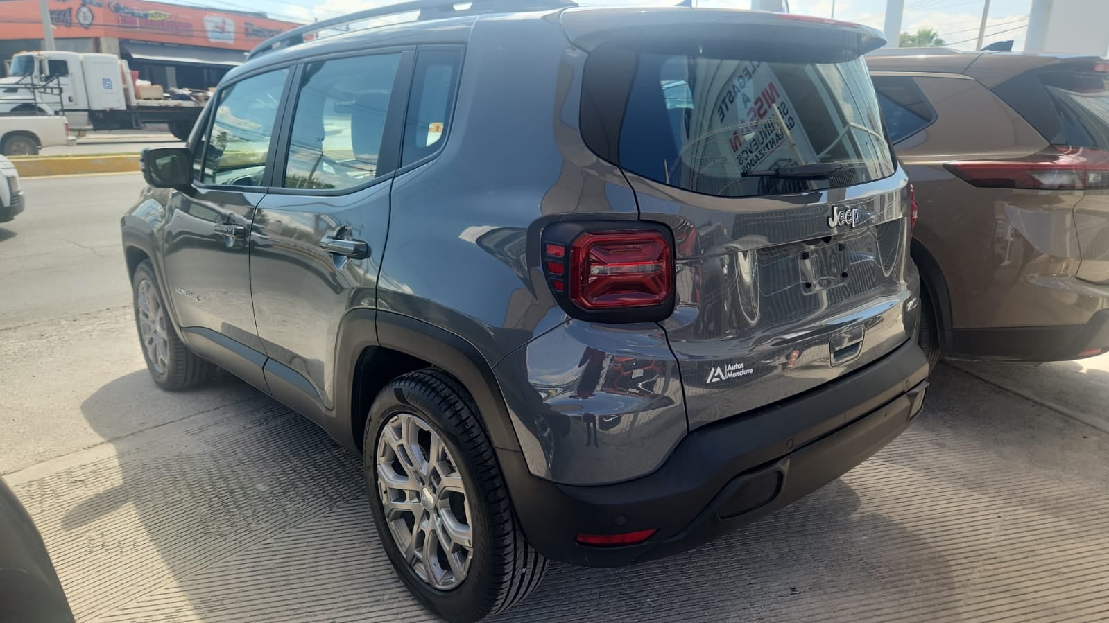 2026 Jeep Renegade VUD 5 pts. Latitude, 1.3T, TA, a/ac. Aut., piel, RA-18