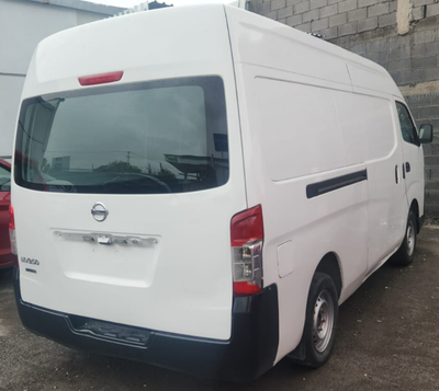 2021 Nissan Comerciales Urvan Panel 4 pts. Amplia, TM5, a/ac.