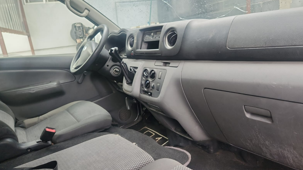 2021 Nissan Comerciales Urvan Panel 4 pts. Amplia, TM5, a/ac.