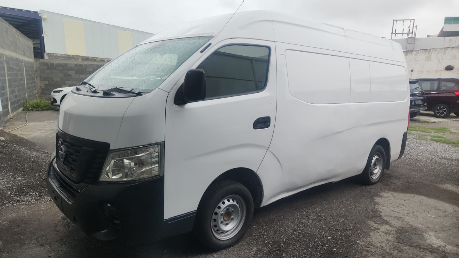 2021 Nissan Comerciales Urvan Panel 4 pts. Amplia, TM5, a/ac.