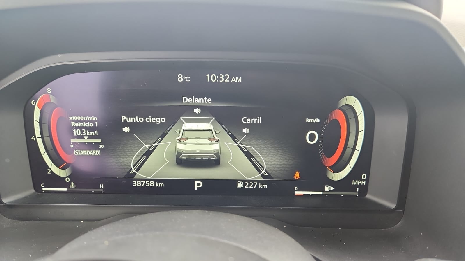 2025 Nissan X-Trail VUD 5 pts. Platinum, TA, piel, QCP, GPS, RA-19