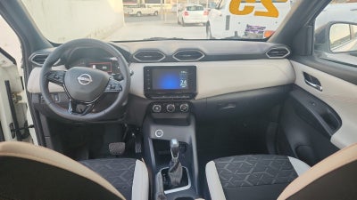 2025 Nissan Magnite VUD 5 pts. Exclusive, 1.0T, TM5, piel, RA-16