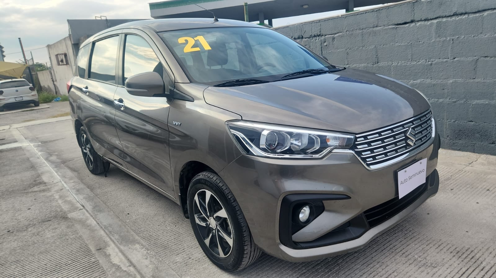 2021 Suzuki Ertiga Minivan 5 pts. GLX, 1.5l, TA, a/ac. Aut., f. niebla, RA-15